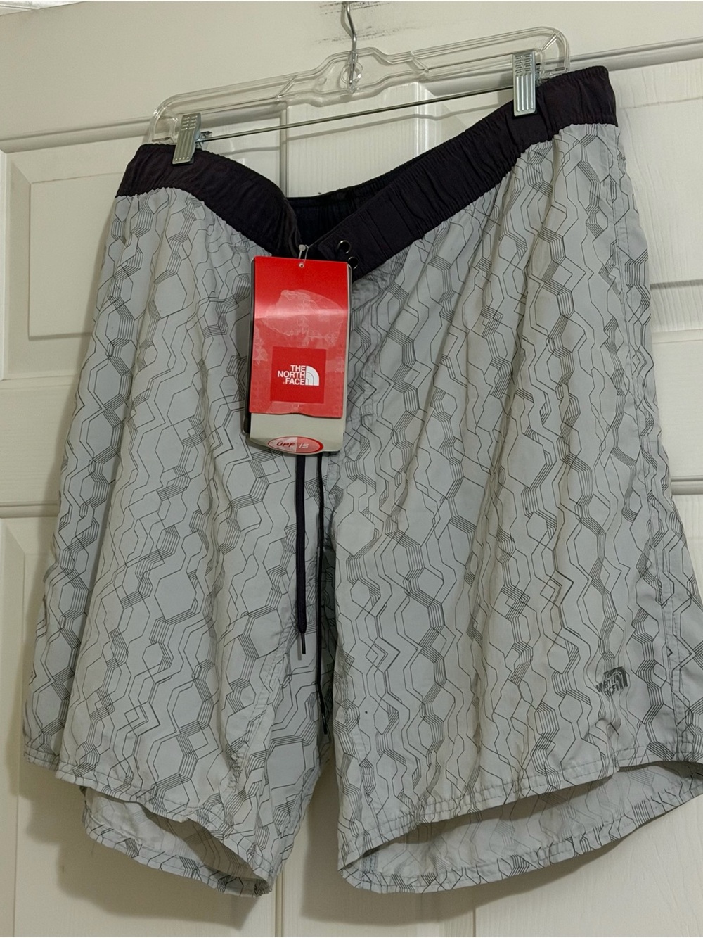NWT The North Face Men's Light Lunar Ice Gray Geometric Swim Board Shorts XL